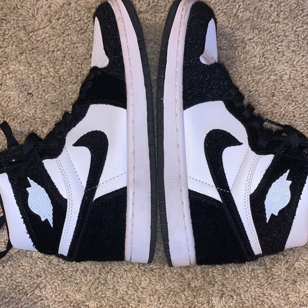 Women Nike Air Jordan 1 Retro High OG Black White Pony Hair CD0461 007 Sneakers - Picture 7 of 10